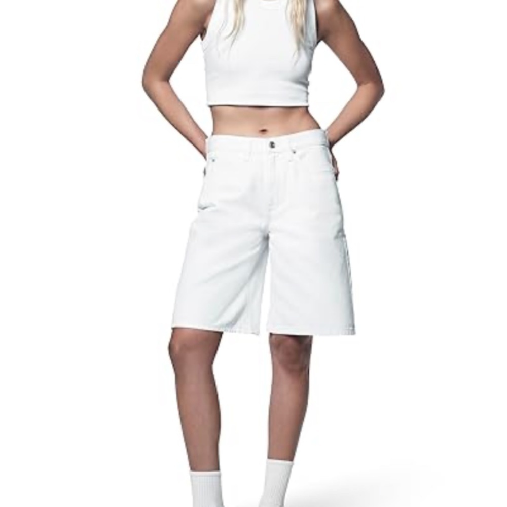 NEW  DKNY Women's Mid Rise White Demin Jorts Hip Hop Streetwear Shorts Size 28